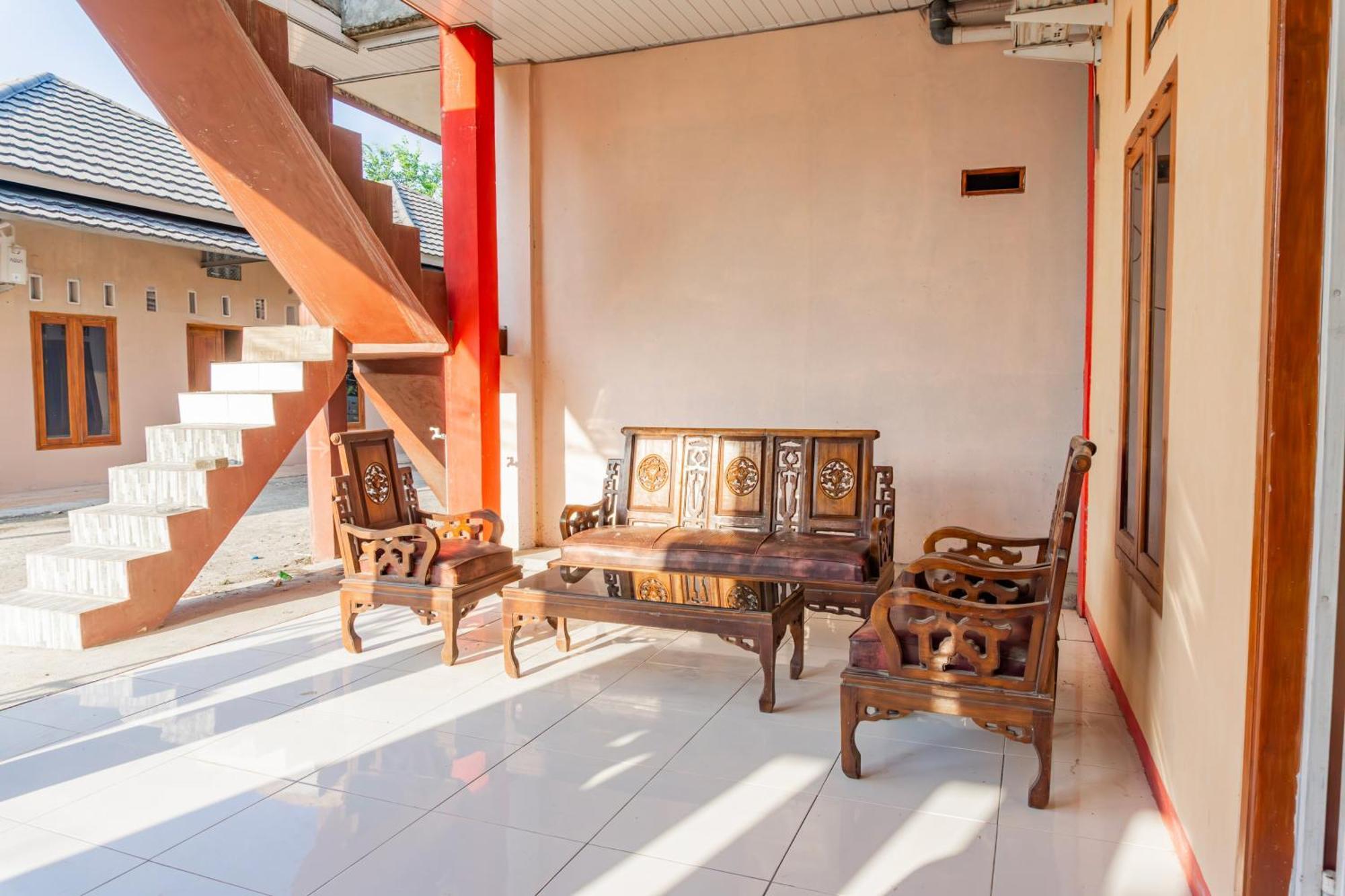 Oyo 94236 Griya Asri Syariah Hotel 2*