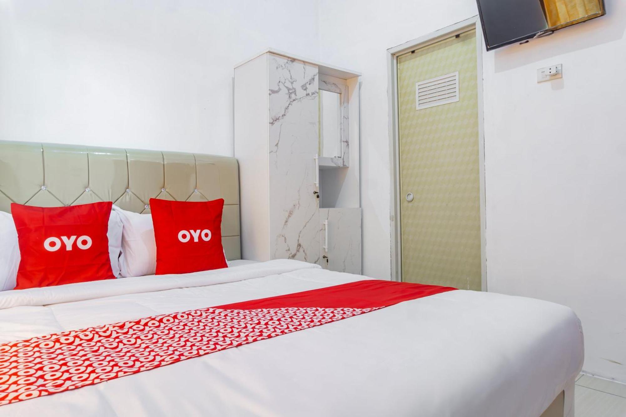 Oyo 94236 Griya Asri Syariah Hotel 2*